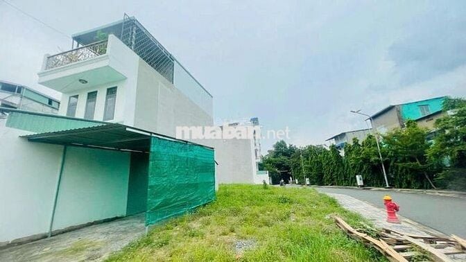 *** 1 LÔ, SÁT PHẠM VĂN ĐỒNG, VUÔNG VỨC, XÂY DỰNG 4 TẦNG