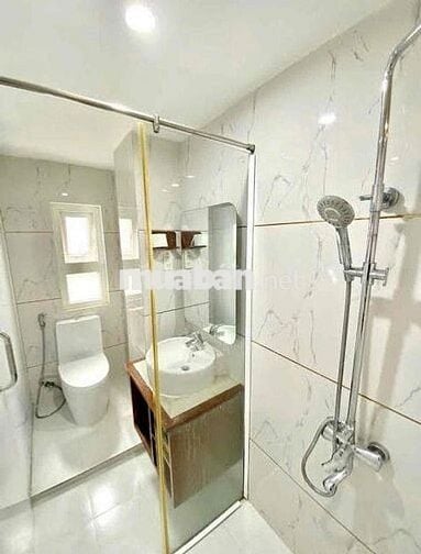 Bán Khách Sạn Hẻm Trần Phú Nha Trang Đầy Đủ Vào Vận Hành Ngay