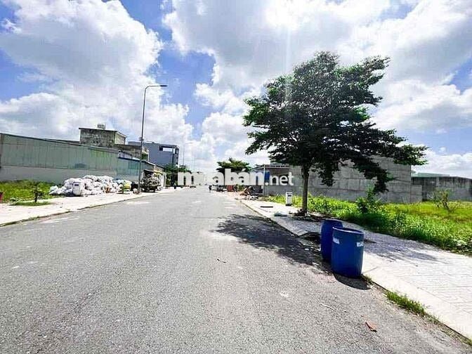Bán nhanh mặt tiền xây trọ 10x26m, kdc đông gần kcn lớn, sổ hồng riêng