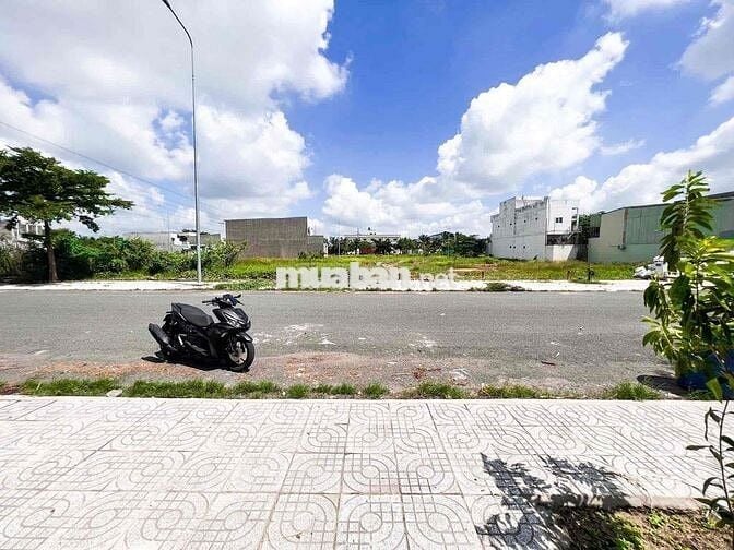 Bán nhanh mặt tiền xây trọ 10x26m, kdc đông gần kcn lớn, sổ hồng riêng