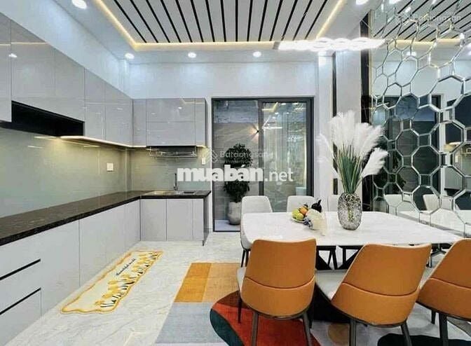 Bán nhà đang cho thuê 17tr/th Nguyễn Hiền, Quận 3. Giá 5,86Tỷ/ 4,5x10m