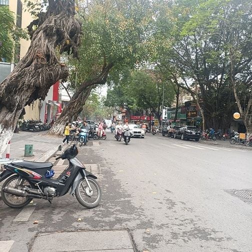 Bán nhà mặt phố cổ Trần Nhân Tông view Cv, kinh doanh vô địch.