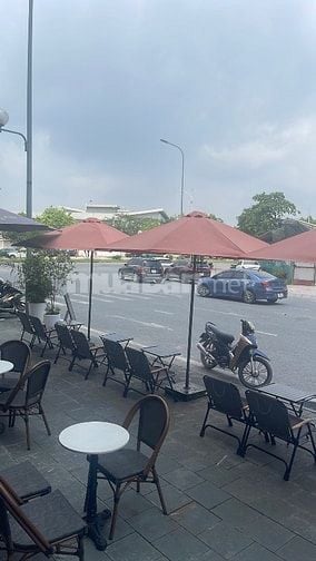Ôtô vào /4tầng / gần công viên thạch bàn long biên  bán zá 5ty56