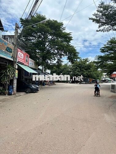 Kẹt tiền sang gấp 400m2, thổ cư 200m2, kế bên khu công nghiệp Becamex