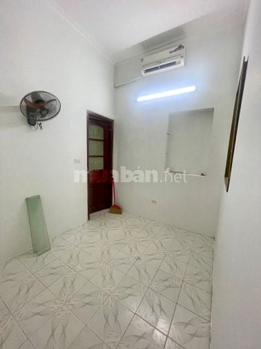Chính chủ cho thuê nhà riêng 4 tầng 1 tum