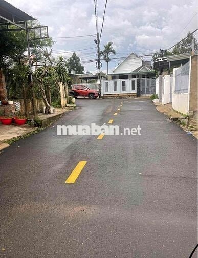 Bán lỗ nhà vườn view hồ 760m2 chỉ 920tr