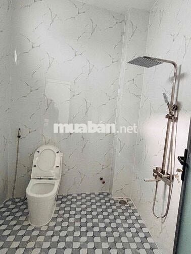 Nhà mới xây ở ngã tư Xoài Đôi, DT 100m2 , có sân để ô tô, giá 1ty240