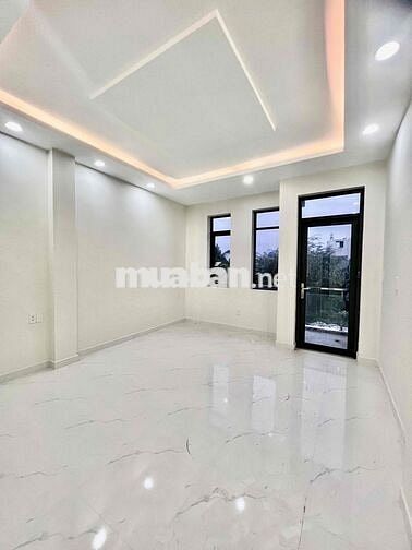 Nhà Sạch Sẻ DT 240m2 1Trệt 3Lầu 6Pn, 4Wc Sân Ôtô Hẻm Xe Tải APĐ Q12