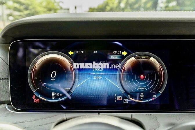 Mercedes E300 AMG 2021 - sang trọng thể thao