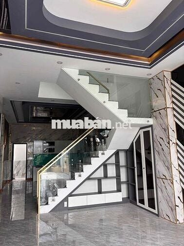 Nhà mới xây ở ngã tư Xoài Đôi, DT 100m2 , có sân để ô tô, giá 1ty240