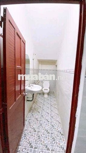 Nhà lầu 2 phòng 1 máy lạnh KdC Đối Diện BV Nhi Đồng