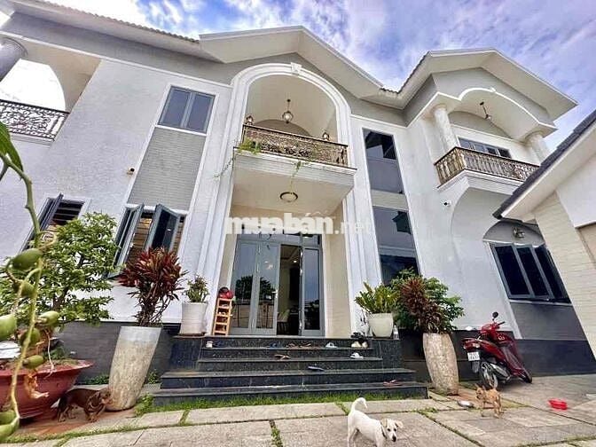 Biệt Thự Vĩnh Phú 38 ngay cầu Phú Long Thuận An 375m2 giá siêu hời