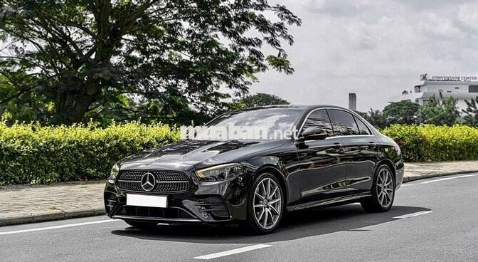 Mercedes E300 AMG 2021 - sang trọng thể thao