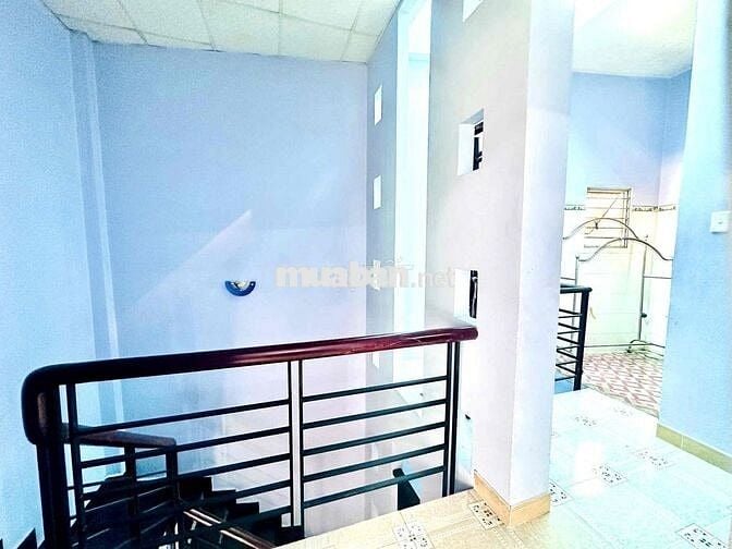 Nhà NC 3 tầng 4PN3WC sân rộng thoáng, gđ,sv ở, KDOL, mở cty VP rất ok