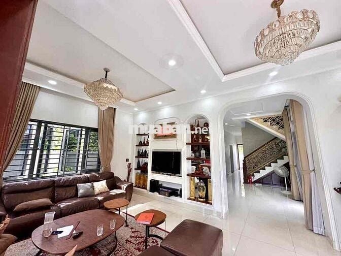 Biệt Thự Vĩnh Phú 38 ngay cầu Phú Long Thuận An 375m2 giá siêu hời