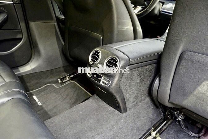 Mercedes E300 AMG 2021 - sang trọng thể thao