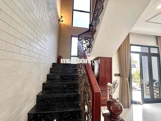 Biệt Thự Vĩnh Phú 38 ngay cầu Phú Long Thuận An 375m2 giá siêu hời