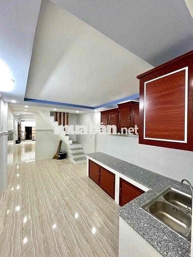 cho thuê nhà trệt lầu nguyên căn 3phòng sẵn 3máy lạnh hẻm Nguyễn V Cừ