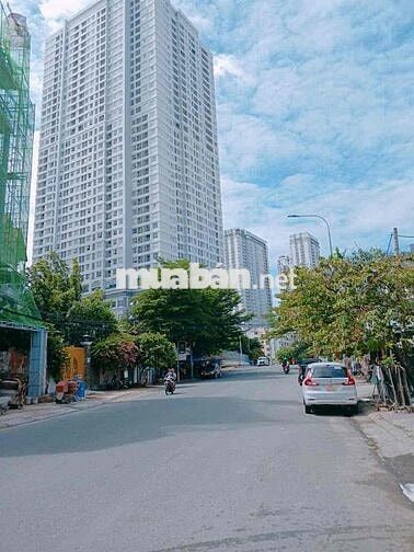 BÁN ĐẤT TẶNG NHÀ- HÀNG XÓM PHÚ MỸ HƯNG- DT~84m2- NHỈNH 4🧄