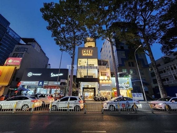 Cho thuê nhà mặt tiền đường 3/2 quận 10 ngay gần Vạn Hạnh Small.