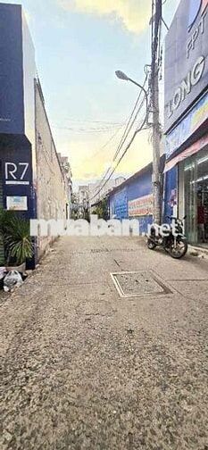 112M2 - 6,2 x 18 NGUYỄN VĂN QUÁ - QUẬN 12 - LÔ GÓC 2 MẶT TIỀN - HXH