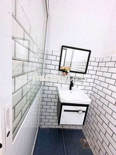 Nhà ngay KCN Tân Kim 860tr.dt sàn 100m2 2pn 2wc. 1 trệt 1 lầu sỗ sẳn.