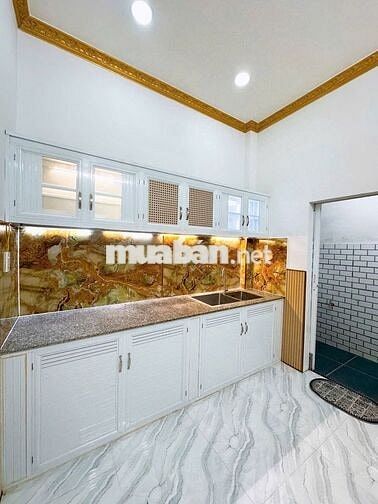 Nhà ngay KCN Tân Kim 860tr.dt sàn 100m2 2pn 2wc. 1 trệt 1 lầu sỗ sẳn.