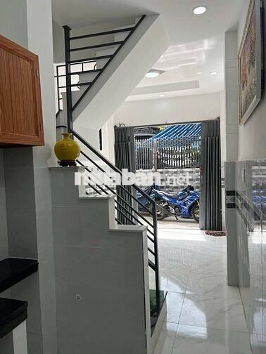 Bán nhà trong KDC đường Tân Phước. Giá chỉ 700tr/85m2. Sổ hồng riêng.