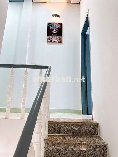 Nhà ngay KCN Tân Kim 860tr.dt sàn 100m2 2pn 2wc. 1 trệt 1 lầu sỗ sẳn.