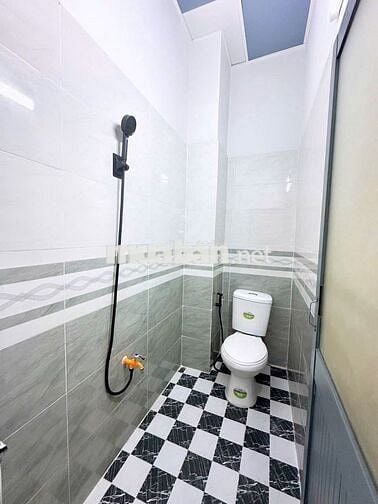 Nhà ngay KCN Tân Kim 860tr.dt sàn 100m2 2pn 2wc. 1 trệt 1 lầu sỗ sẳn.