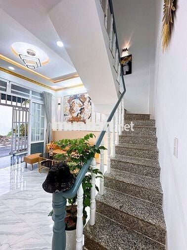 Nhà ngay KCN Tân Kim 860tr.dt sàn 100m2 2pn 2wc. 1 trệt 1 lầu sỗ sẳn.