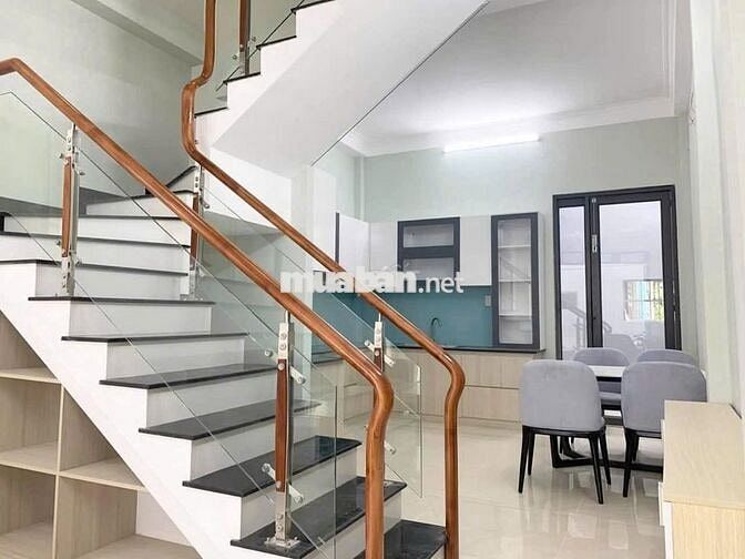 Cần cho thuê nhà mới full nội thất HXH 128/6A Lê Văn Duyệt P.1 Q.BT