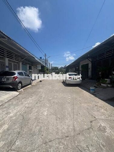 Cần tiền bán gấp căn nhà ở Đ. Tân Hiệp 18, Hóc Môn 100m2 SHR giá 946tr