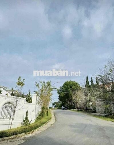 Chính Chủ Bán Lỗ Lô Góc 2 Mặt Tiền Đường Lý Nam Đế P8 Đà Lạt Giá 735TR