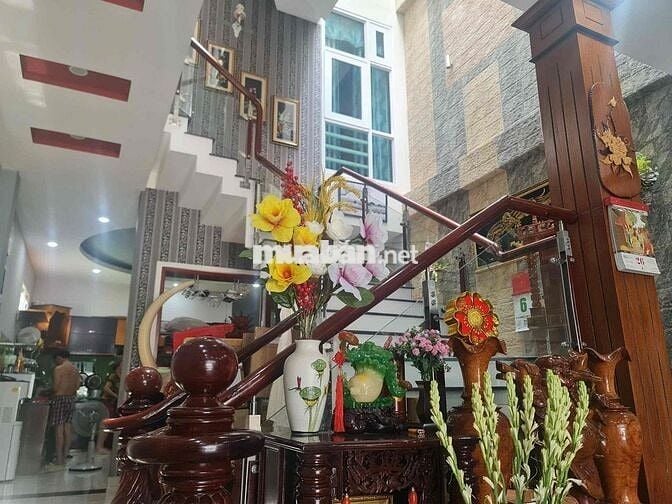 Nhà mặt tiền Phạm Thị Giây 200m2 + 4 PN, trung tâm Hóc Môn