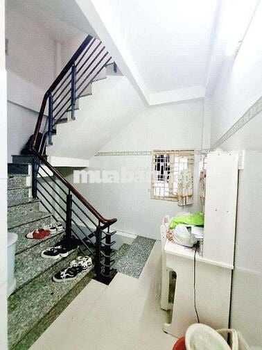 Nhà gần mặt tiền kinh doanh chợ sầm uất,