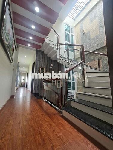 Nhà mặt tiền Phạm Thị Giây 200m2 + 4 PN, trung tâm Hóc Môn