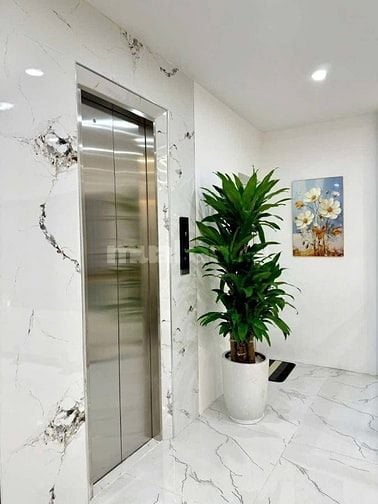 Bán nhà phố Trường Chinh Dt 43m2, 6t, mt 7m, thang máy full nội thất.