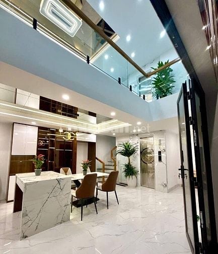 Bán nhà phố Trường Chinh Dt 43m2, 6t, mt 7m, thang máy full nội thất.