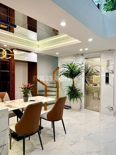 Bán nhà phố Trường Chinh Dt 43m2, 6t, mt 7m, thang máy full nội thất.