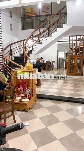 Nhà 3 tầng MT đường Hoà Minh 7, sát biển Nguyễn Tất Thành