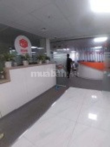 Toà văn phòng có 1 0 2 mặt đường Võ Chí Công