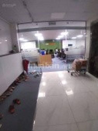 Toà văn phòng có 1 0 2 mặt đường Võ Chí Công