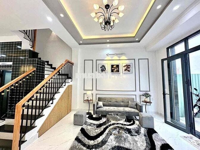 SIÊU PHẨM 4 TẦNG - MỚI TINH TẶNG ĐẦY ĐỦ NỘI THẤT - Ô TÔ ĐỖ CỬA - 4 PN