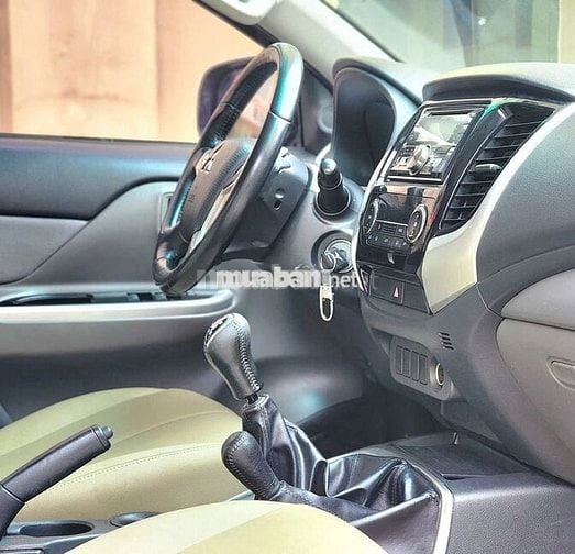Mitsubishi_triton_2017_MT số sàn 2 cầu
