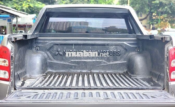 Mitsubishi_triton_2017_MT số sàn 2 cầu