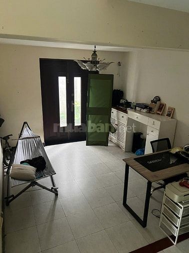 Biệt thự HXT ngay bến đò mát mẻ, sân đậu oto. Sẵn 4pn 5wc, có máy lạnh