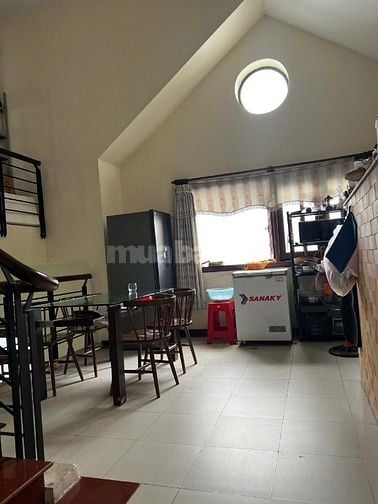 Biệt thự HXT ngay bến đò mát mẻ, sân đậu oto. Sẵn 4pn 5wc, có máy lạnh
