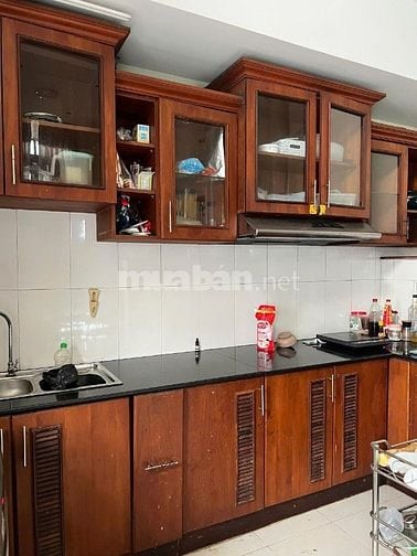 Biệt thự HXT ngay bến đò mát mẻ, sân đậu oto. Sẵn 4pn 5wc, có máy lạnh