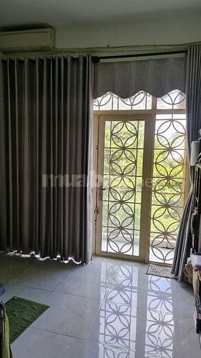 Nhà ở khu dân cư cao cấp tiện vừa ở vừa kinh doanh, đậu ôtô trong và n